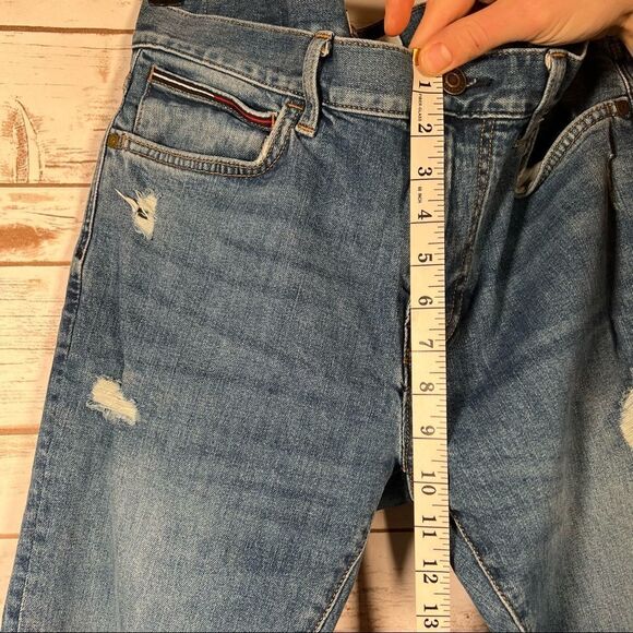 AMERICAN Eagle Outfitters | 360 Stretch Jeggings | Ripped Jeans Look - Picture 8 of 15